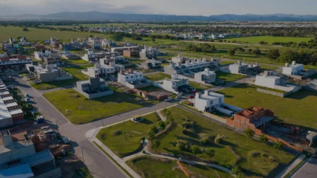 Docta se recibe de ciudad: llega Senda, su propio barrio privado (Proaco entrega la primera torre de Opera Plaza e inaugura 120 cocheras en Pocito)