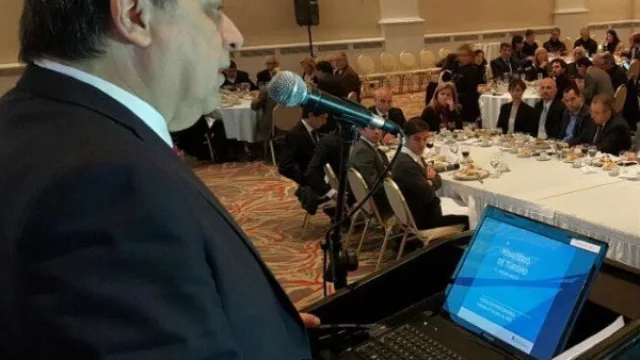 Santos confirma la eliminación del IVA para extranjeros (ve un 2016 