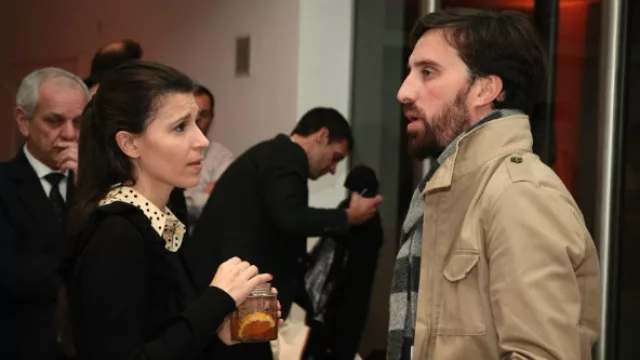 Celina Zuliani (Grupo Edisur) y Luciano Lorenzoni (Grupo Proaco) se ponen al día con las novedades empresariales.