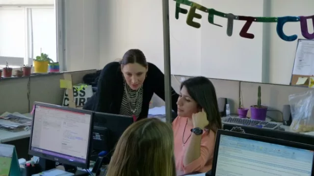 Noelia junto a Virginia Sánchez, una de las Ejecutivas de Cuentas de la agencia.