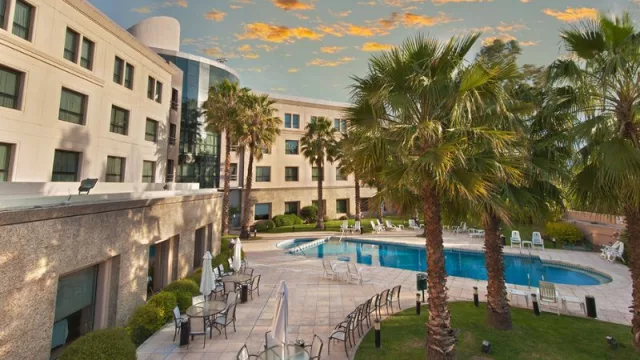 El hotel que no para: Holiday Inn Córdoba renovado, premiado y con agenda llena (hasta 2027 invierte millones en remodelación total)