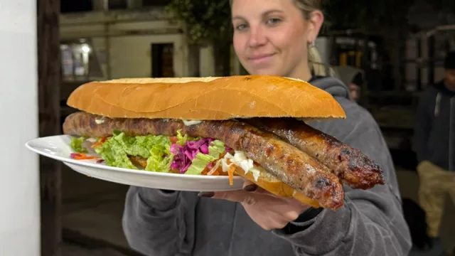 Porteño, esto es para vos: el Choripán más grande se vende en Córdoba (en dónde y cuánto sale)