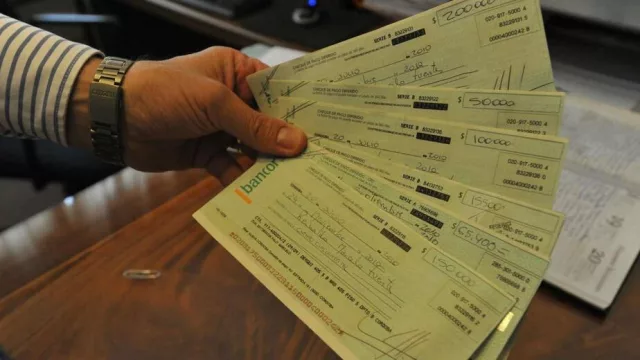 Los cheques sin fondos se duplicaron en un año ¿primeras señales de crisis en la cadena de pagos?