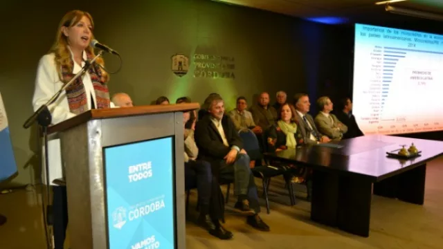 Torres se emocionó durante el discurso: -estoy devolviendo algo que la vida me dió-, dijo. 