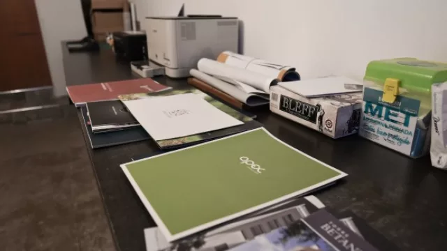 Sala de corte e impresión de la agencia.