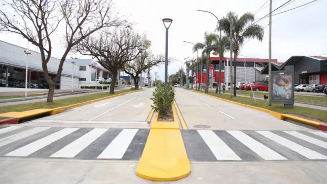 Con el desagüe en funcionamiento y nuevo boulevard, habilitan la avenida Sagrada Familia entre Colón y Costanera