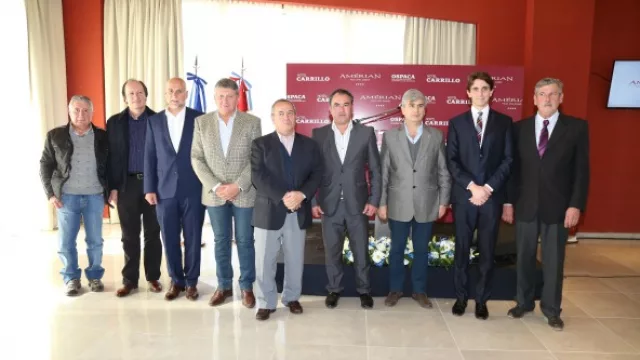 Autoridades presentes en el corte de cintas de Hotela Carrillo Amérian Villa del Dique