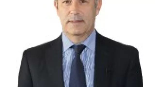 Un león vendiendo Peugeot