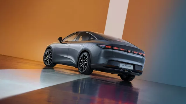 Arcfox desembarca en Argentina con cuatro autos eléctricos