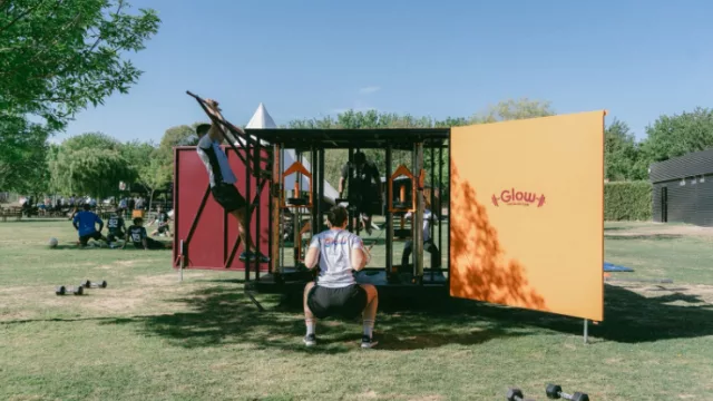 Glow: el gimnasio al aire libre que combina fuerza, running y bienestar (Parque Sarmiento, del Kempes y en Tejas del Sur)