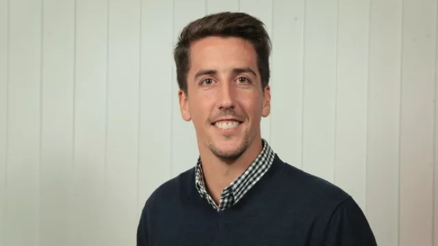 Facundo Nasjleti, asesor Comercial.