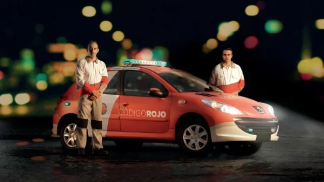 Código Rojo arranca con tres móviles Peugeot apostados en puntos estratégicos de la ciudad, con todo el equpamiento y dos paramédicos.