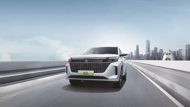 DFSK presentó en Argentina el E5, el SUV híbrido enchufable: características y precio