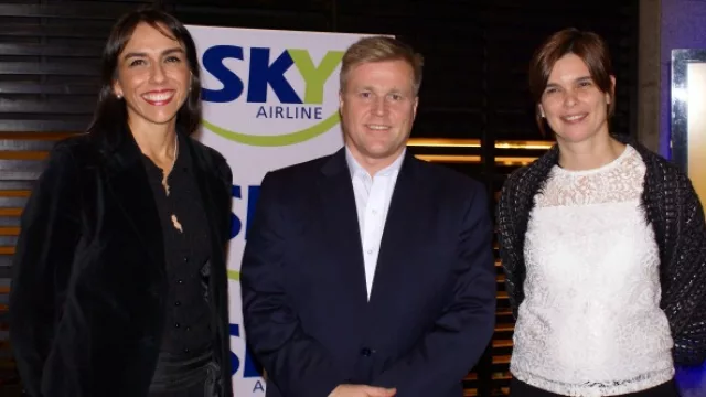 Carmen Serrat Directora Comercial, Holger Paulmann Presidente y Andrea Jans Gerente General en Argentina de Sky.