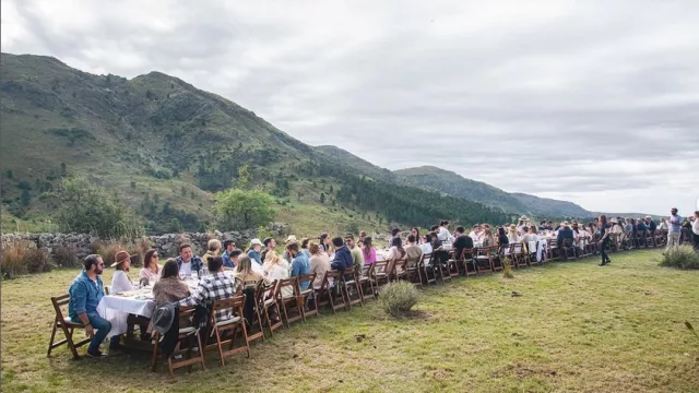 Llega una nueva edición de Mesa Nómada, la experiencia que combina cocina de autor y naturaleza (esta vez será a orillas del río San Clemente)