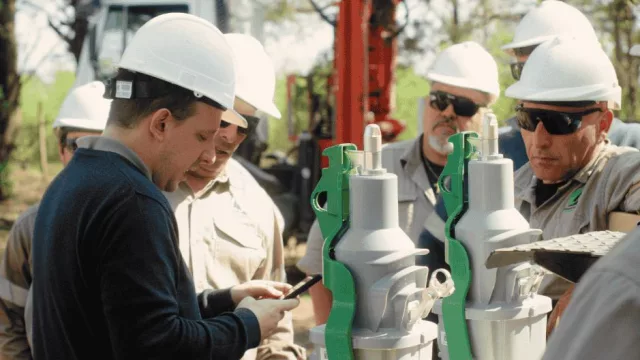 La provincia evoluciona la energía rural con los primeros reconectadores monofásicos inteligentes autoalimentados del país