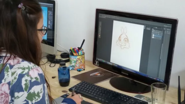 Anto Fant creando uno de sus personajes.