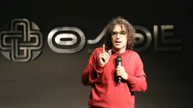  Eduardo Kastika ofreció una divertida conferencia donde se trataron distintos casos de campañas exitosas que sirven de ejemplo para potenciar proyectos.