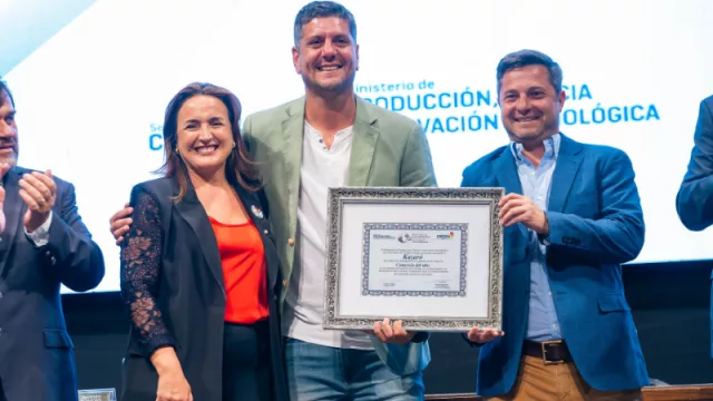 Kazaró fue distinguida en los Premios Manuel Belgrano 2025 por su aporte al comercio cordobés
