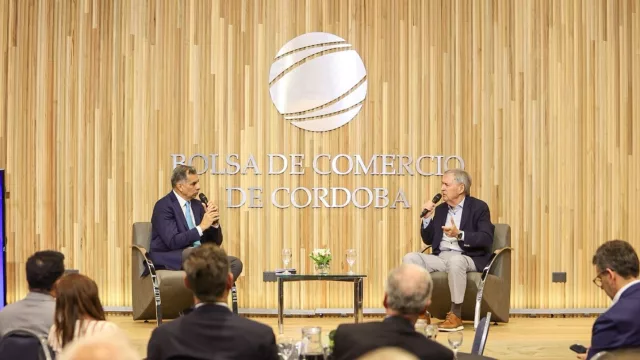 Las 10 frases de Schiaretti en la Bolsa de Comercio (mensaje anti k para el círculo rojo)