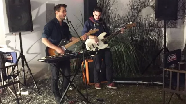 Walter Avaca, artista invitado en la noche de su primer aniversario.