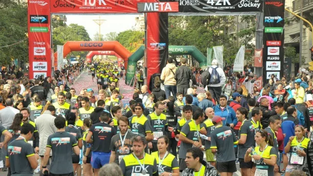 6.000 personas se sumaron a la Maratón Córdoba 42K (2.850 runners)