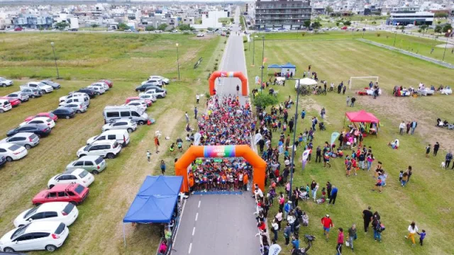 La urbanización de Proaco se pone en movimiento con una nueva edición nocturna de “Docta Corre”