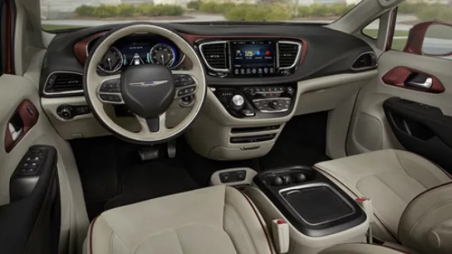 Alianza entre Fiat Chrysler y Google por conducción autónoma