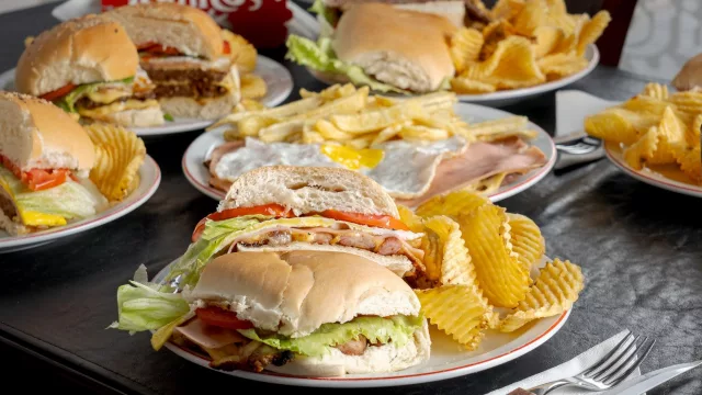 Lomitos 348: el clásico cordobés abrió tres nuevos locales (dónde están ubicados)