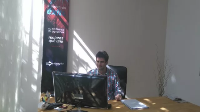 Lucas Romagnoli (Dir. Ejecutivo) en su oficina.