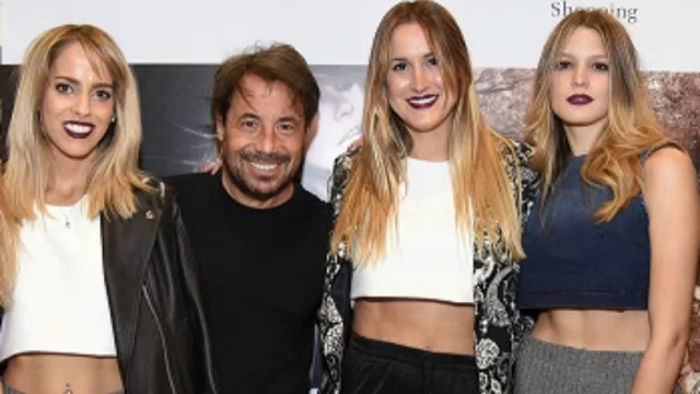 Sarkany paseó su carisma por el Córdoba Shopping (nueva temporada)