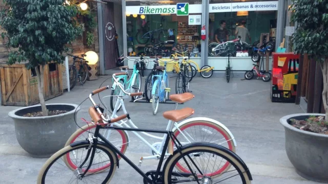Bikemass te invita a ir al trabajo pedalenado (¿imposible?)