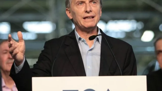 En un acto desangelado, Fiat formalizó su promesa de US$ 500 millones (Macri distante, Marchionne desprolijo)