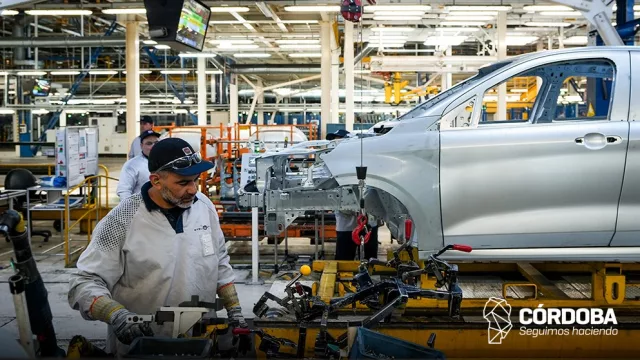 Martin Llaryora participó del lanzamiento de la RAM Dakota, la nueva pick-up de Stellantis que consolida a Córdoba como hub del segmento