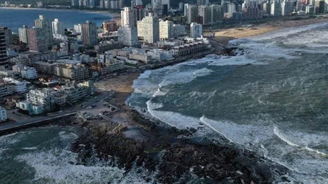 Uruguay descuenta todo el IVA a los turistas argentinos (se ahorrarían el 22% en consumos y servicios)