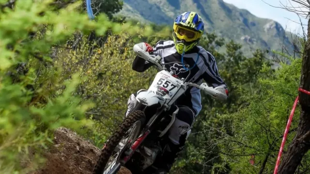 Rugido enduro en Potrero de Garay