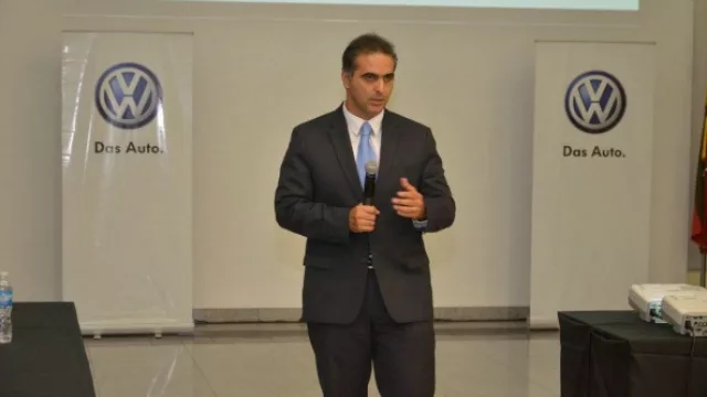 Amarok y 7 nuevos modelos, el plan de VW para moderar caída (en 2016 fabricará 15% menos)