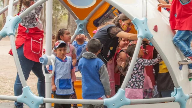 Escuelas de Santiago del Estero recibieron un Domo Cósmico (una iniciativa que impulsa el desarrollo infantil y la inversión educativa en el NOA)