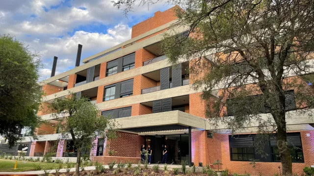 Foresta inauguró su Torre I (solo queda un departamento disponible) y adelanta su próximo gran paso: un edificio corporativo en Valle Escondido