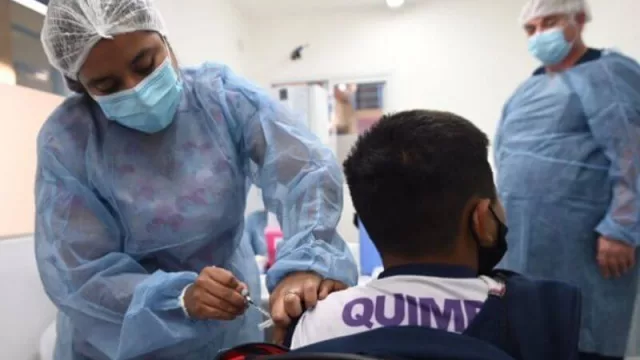 COVID-19: cuatro CPC vacunan a menores de entre 3 y 17 años