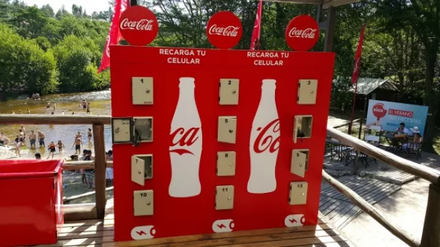 Lockers de carga para celulares.