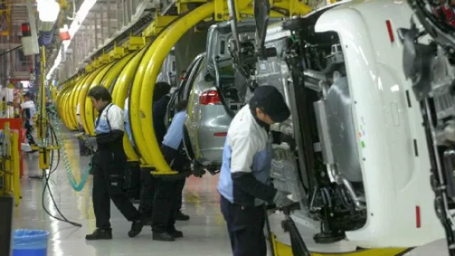 Entre 2011 y 2015 las automotrices “cocinaron” mil kilómetros menos de 0Km