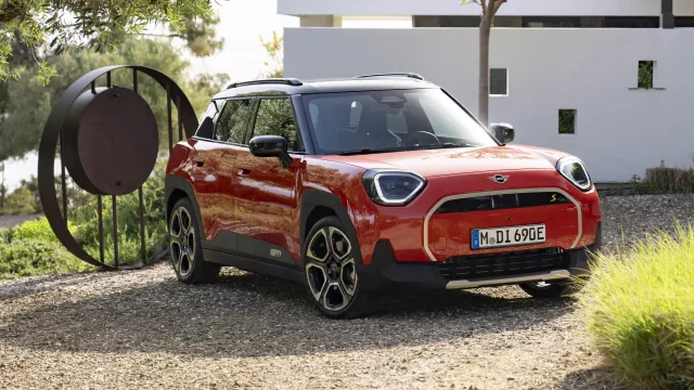 MINI lanza en Argentina el Aceman, su primer SUV 100% eléctrico