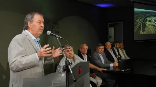 Schiaretti encabezó ayer el acto donde se hizo el llamado a licitación