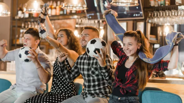 Aficionados deportivos combinan apuestas y juegos de casino