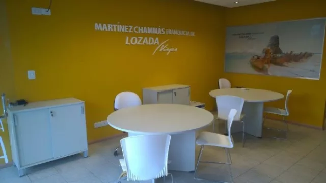 El local cuentan con puestos de atención personalizada