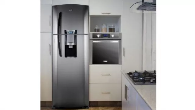 GE lanza heladera con display made in Argentina