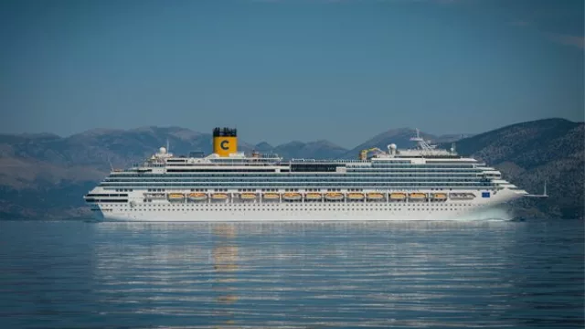 Costa Fascinosa fascinó en el puerto