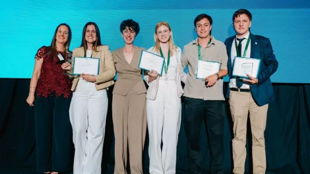 Destacados 21: Siglo 21 distinguió a alumnos y docentes por su desempeño en 2025