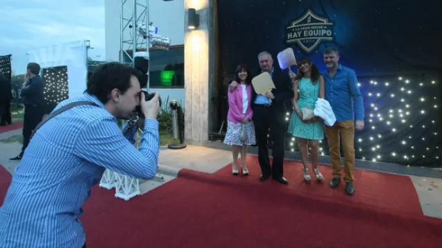Laura Cerezo, Mario Almada, Marina Abulafia y Sergio Zuliani, de los primeros en llegar y posar en la red carpet.